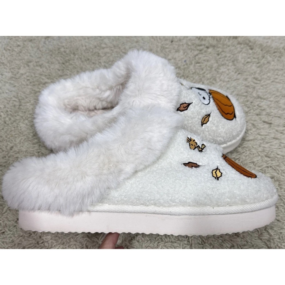 American Eagle Peanuts Snoopy Pumpkin Halloween Slip-On Fuzzy Slippers Size 10 - Picture 6 of 11